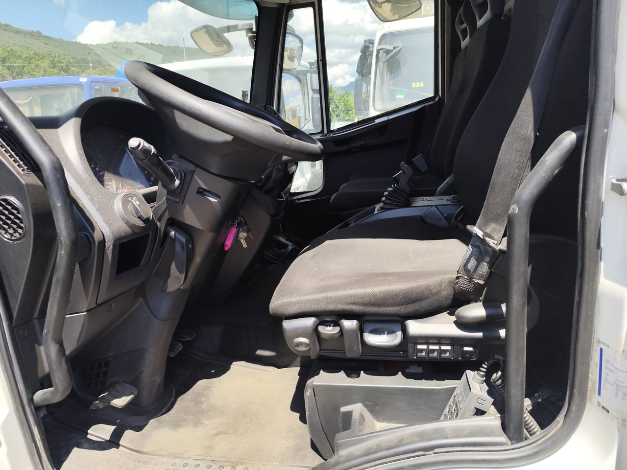 Crane truck IVECO EUROCARGO 80-210: picture 10