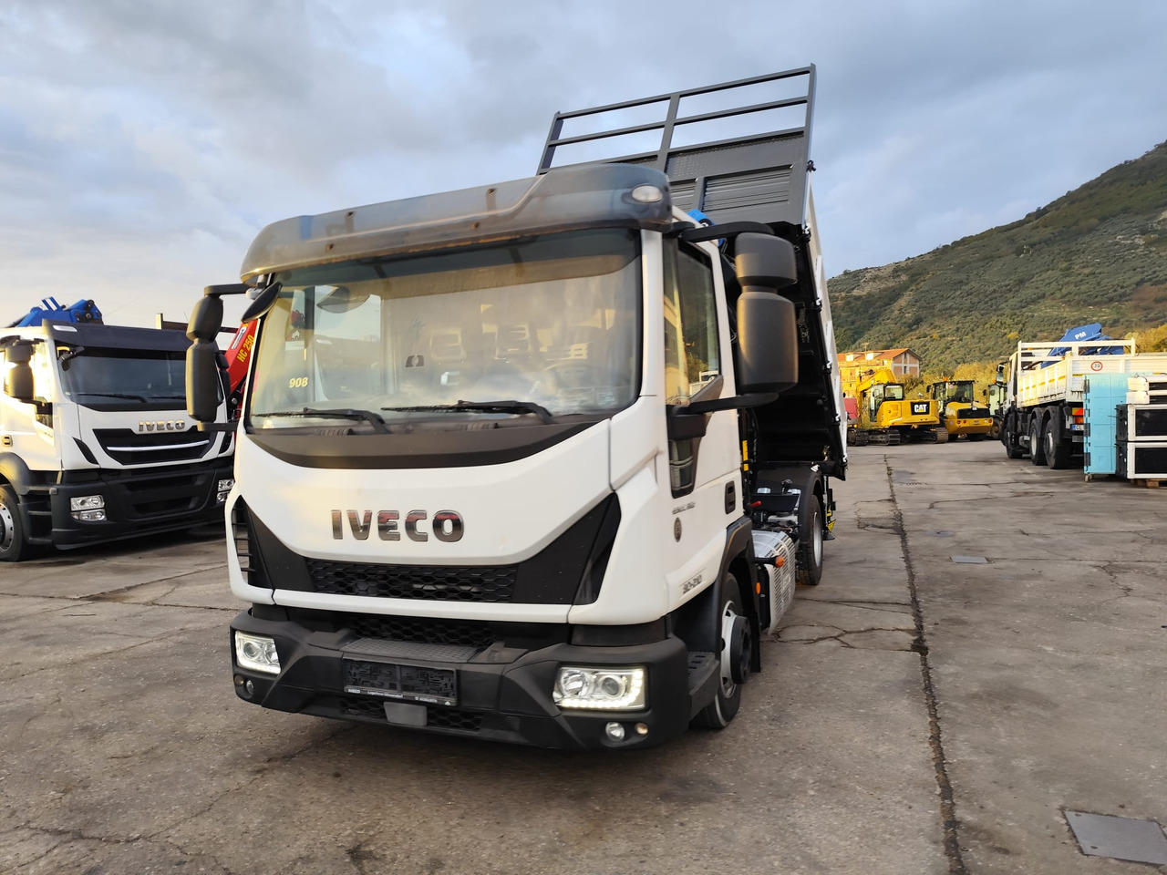 Crane truck, Tipper IVECO EUROCARGO 80-210: picture 16