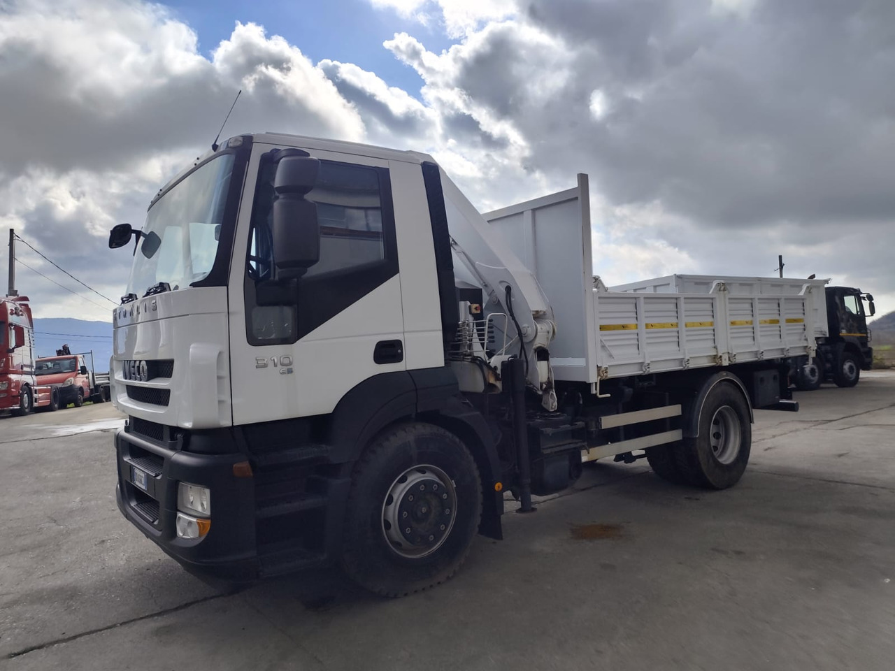 Crane truck, Tipper IVECO STRALIS AD 190S31P: picture 15