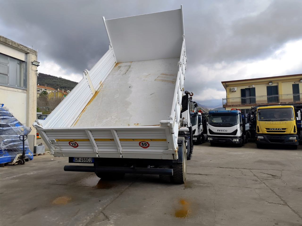 Crane truck, Tipper IVECO STRALIS AD 190S31P: picture 6