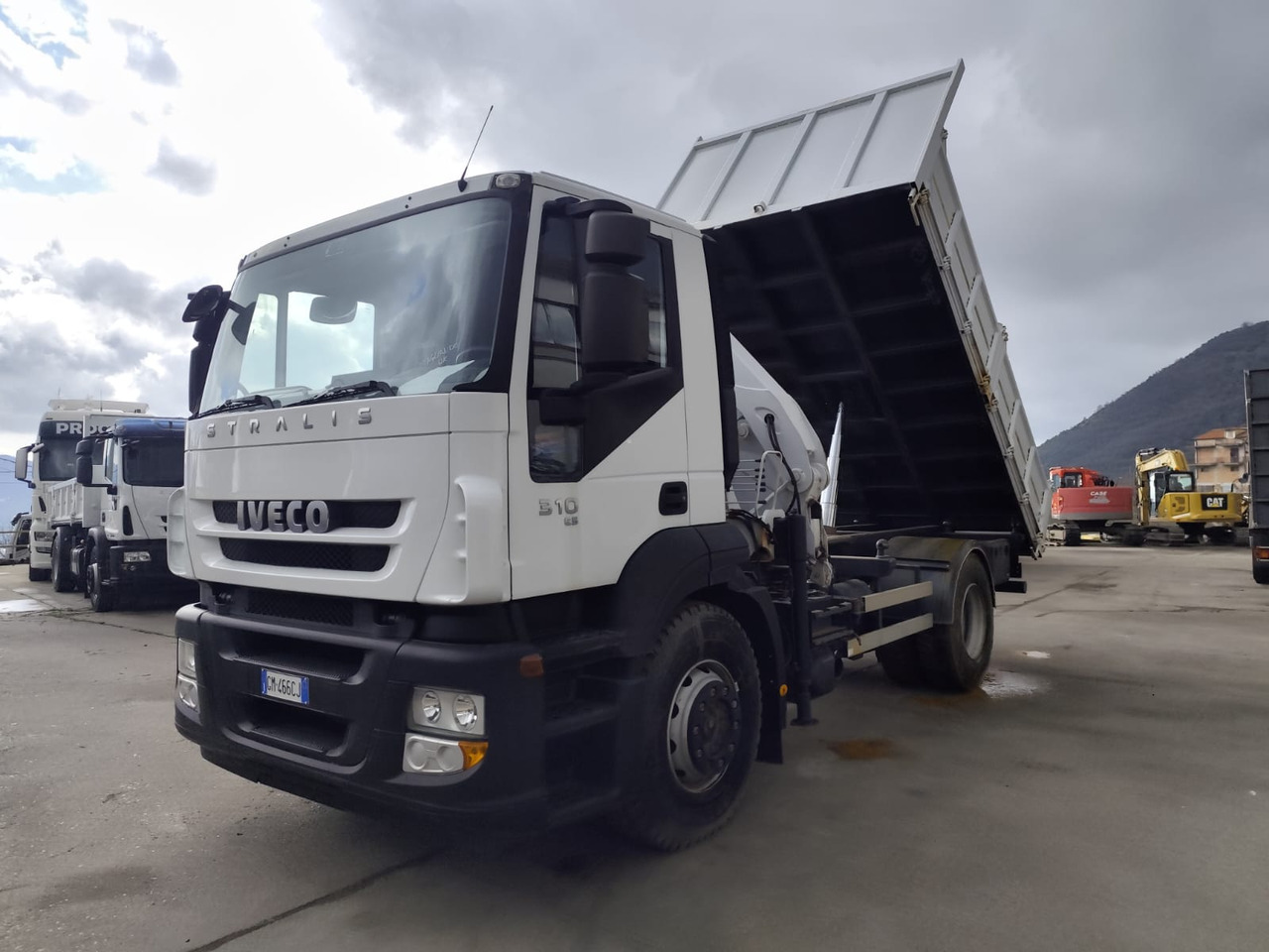 Crane truck, Tipper IVECO STRALIS AD 190S31P: picture 13
