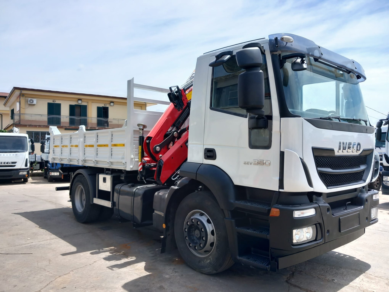 Crane truck, Tipper IVECO STRALIS AD 190S36: picture 34
