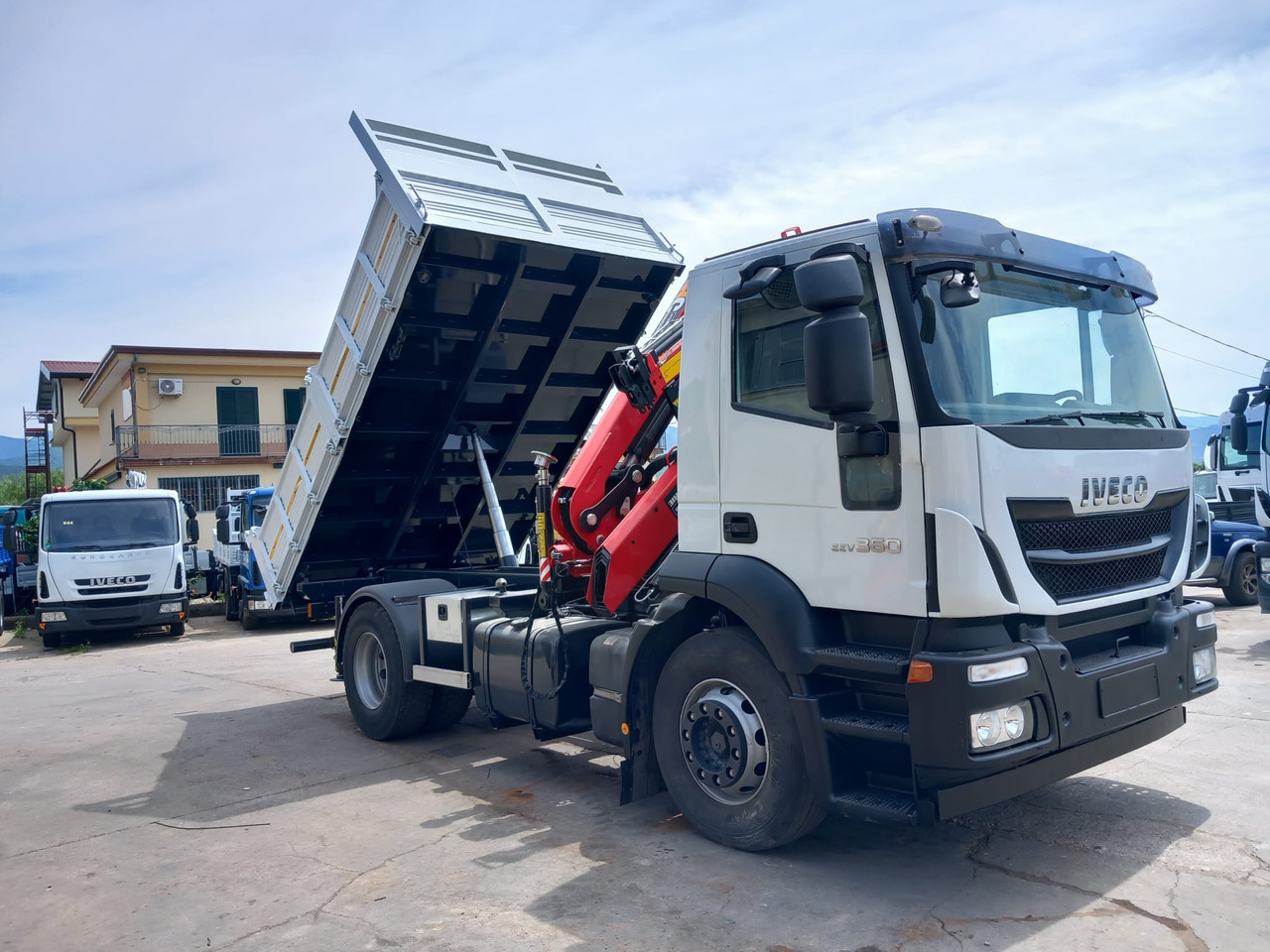Crane truck, Tipper IVECO STRALIS AD 190S36: picture 8