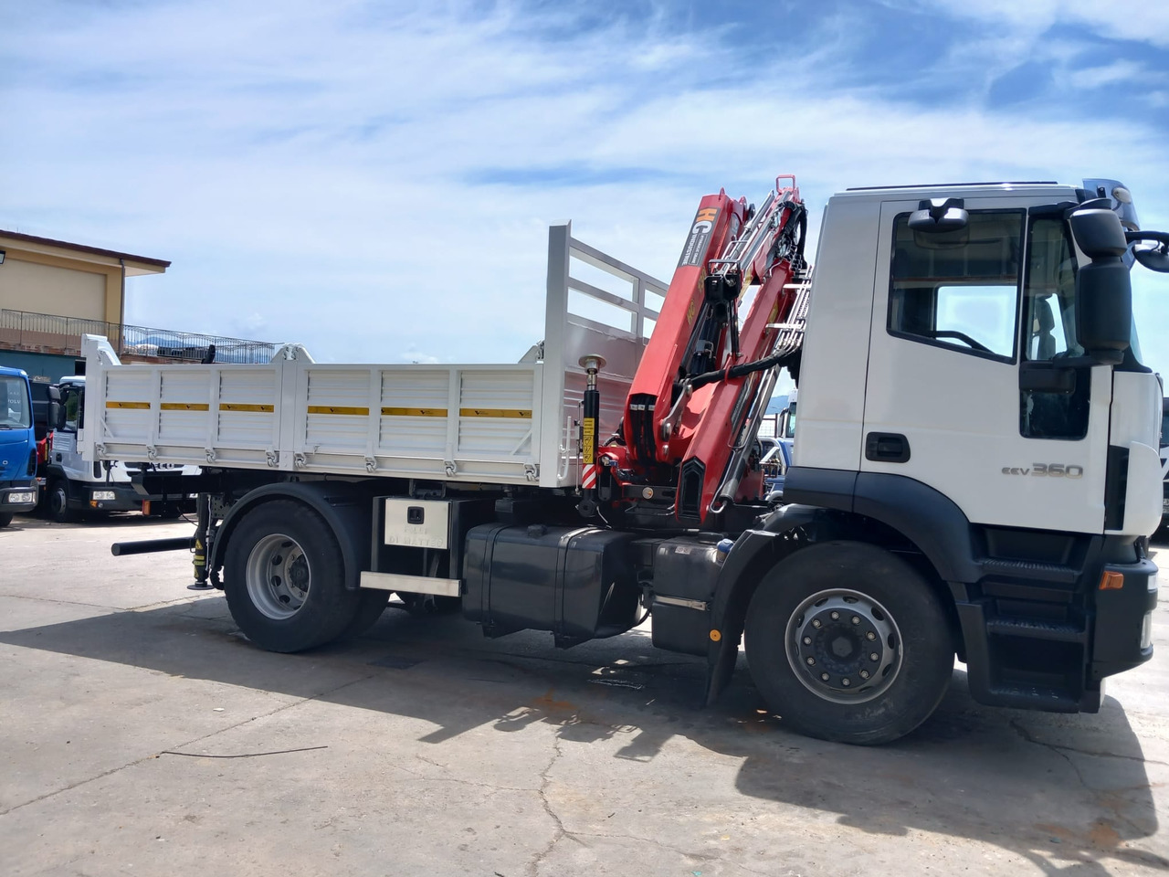 Crane truck, Tipper IVECO STRALIS AD 190S36: picture 31
