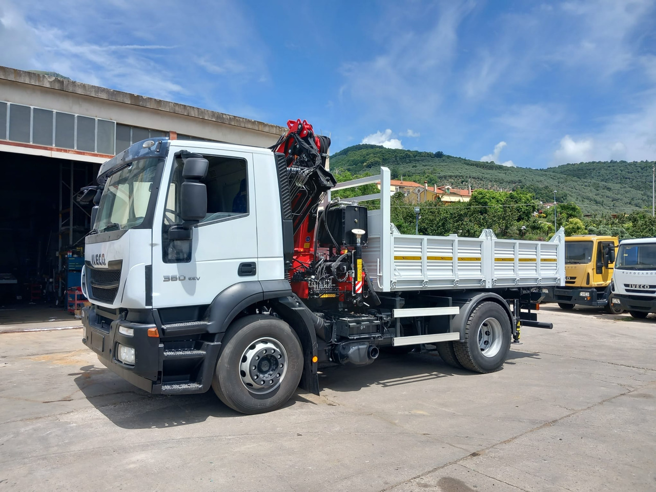 Crane truck, Tipper IVECO STRALIS AD 190S36: picture 37