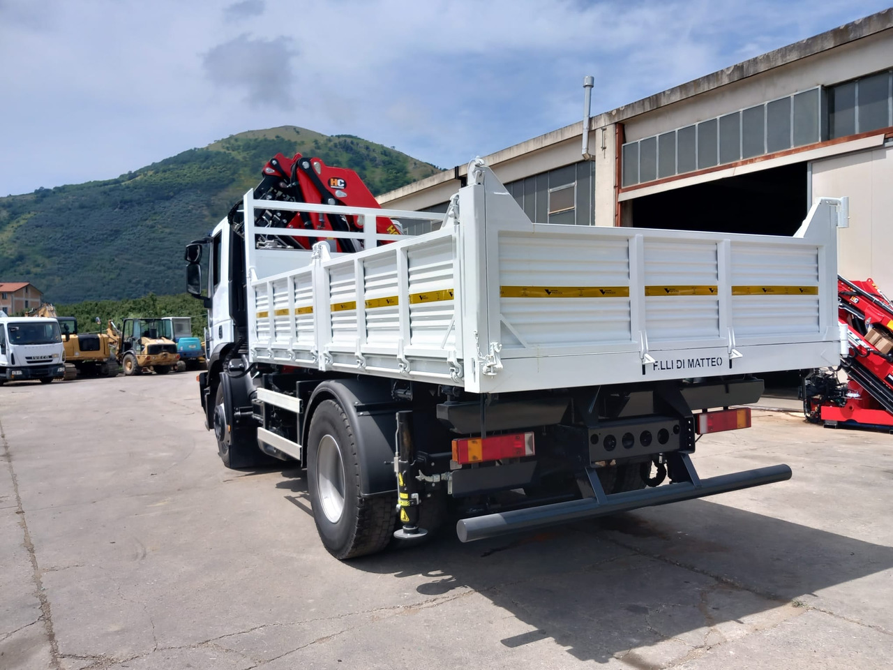Crane truck, Tipper IVECO STRALIS AD 190S36: picture 40