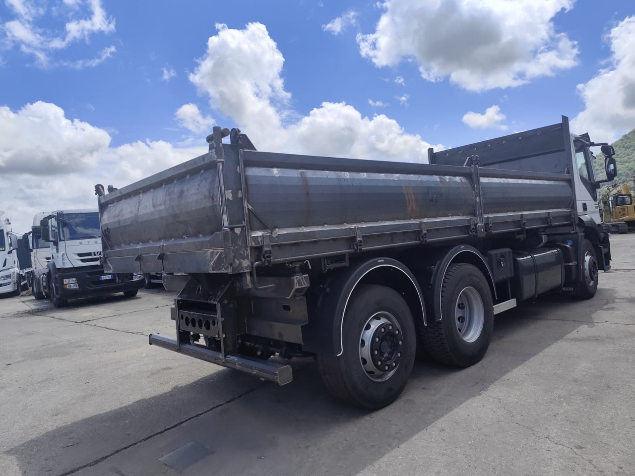 IVECO STRALIS CUBE 260S31 - Crane truck: picture 4 IVECO STRALIS CUBE 260S31 - Crane truck: picture 4
