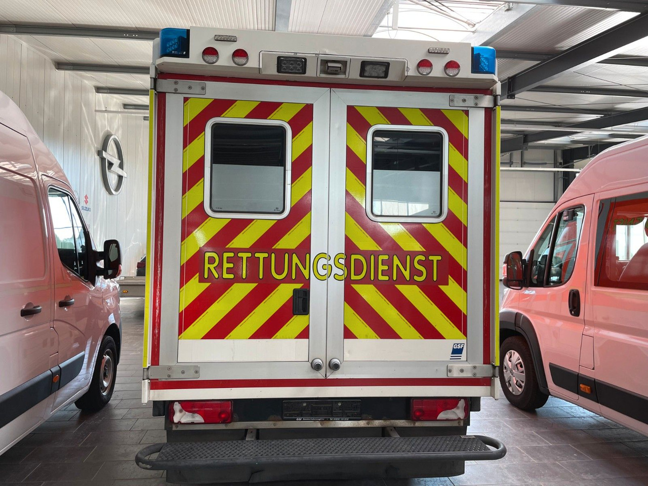 Mercedes-Benz Sprinter II Rettungswagen 519 CDI - Car: picture 3 Mercedes-Benz Sprinter II Rettungswagen 519 CDI - Car: picture 3