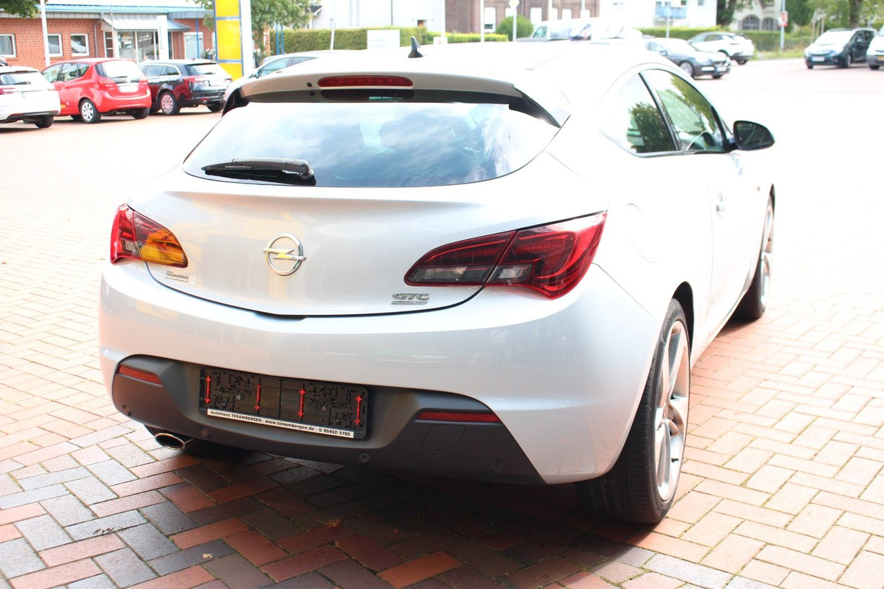 Opel Astra J GTC Innovation - Car: picture 3 Opel Astra J GTC Innovation - Car: picture 3
