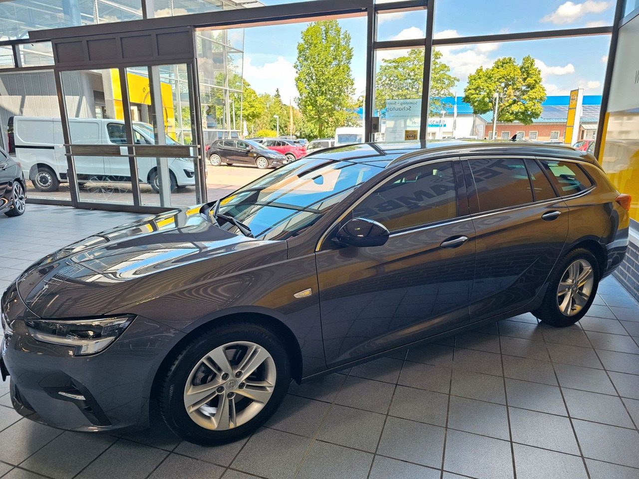 Opel Insignia B ST Business IntelliLux LED Tot Winkel - Station wagon: picture 3 Opel Insignia B ST Business IntelliLux LED Tot Winkel - Station wagon: picture 3