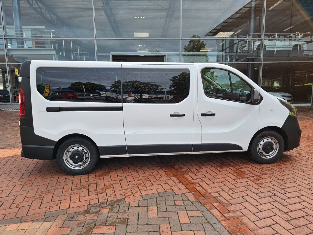 Opel Vivaro B Combi Bus L2H1 2,9t AHK - Passenger van: picture 5 Opel Vivaro B Combi Bus L2H1 2,9t AHK - Passenger van: picture 5