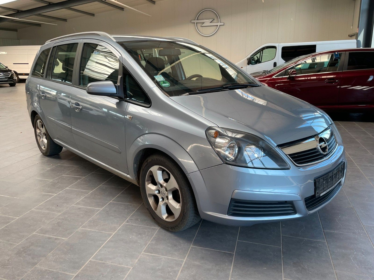 Opel Zafira B Edition - Passenger van: picture 1 Opel Zafira B Edition - Passenger van: picture 1