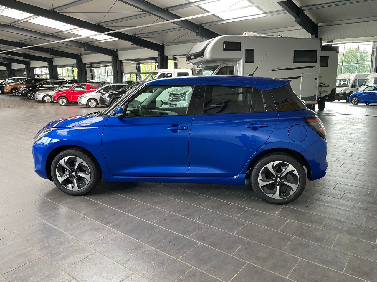 Suzuki Swift 1.2 DUALJET HYBRID Comfort+ - Car: picture 5 Suzuki Swift 1.2 DUALJET HYBRID Comfort+ - Car: picture 5