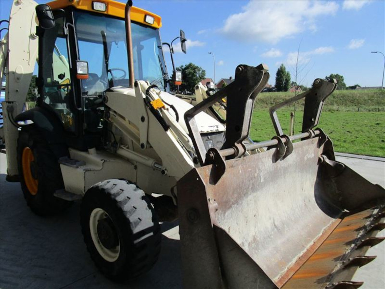 JCB 3CX Energy - Backhoe loader: picture 1 JCB 3CX Energy - Backhoe loader: picture 1