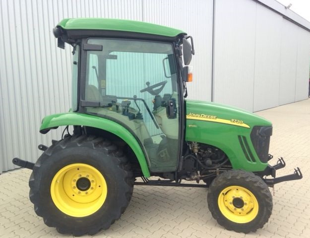 JOHN DEERE 3720 - Farm tractor: picture 2 JOHN DEERE 3720 - Farm tractor: picture 2