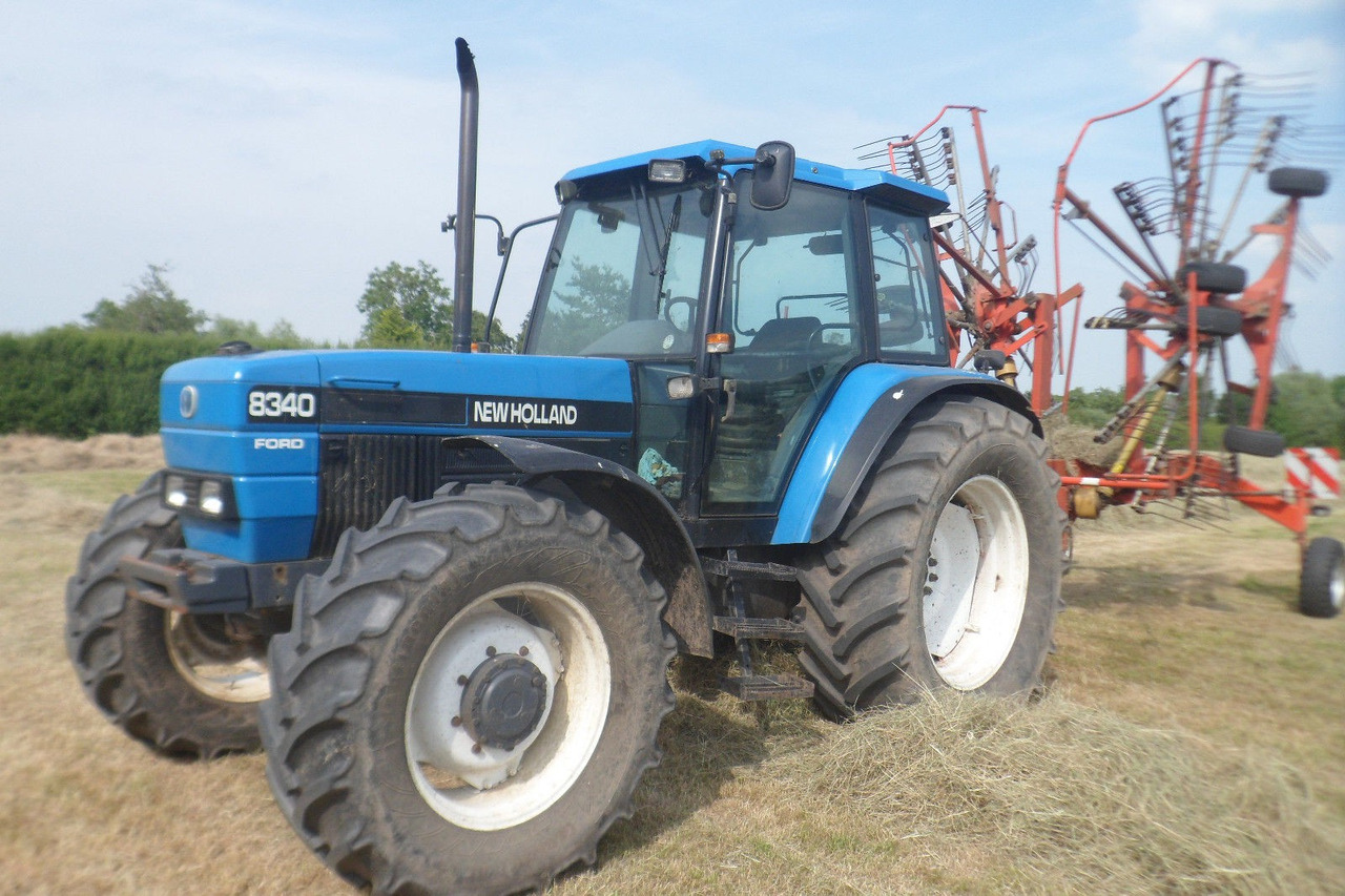 NEW HOLLAND 8340 - Farm tractor: picture 2 NEW HOLLAND 8340 - Farm tractor: picture 2