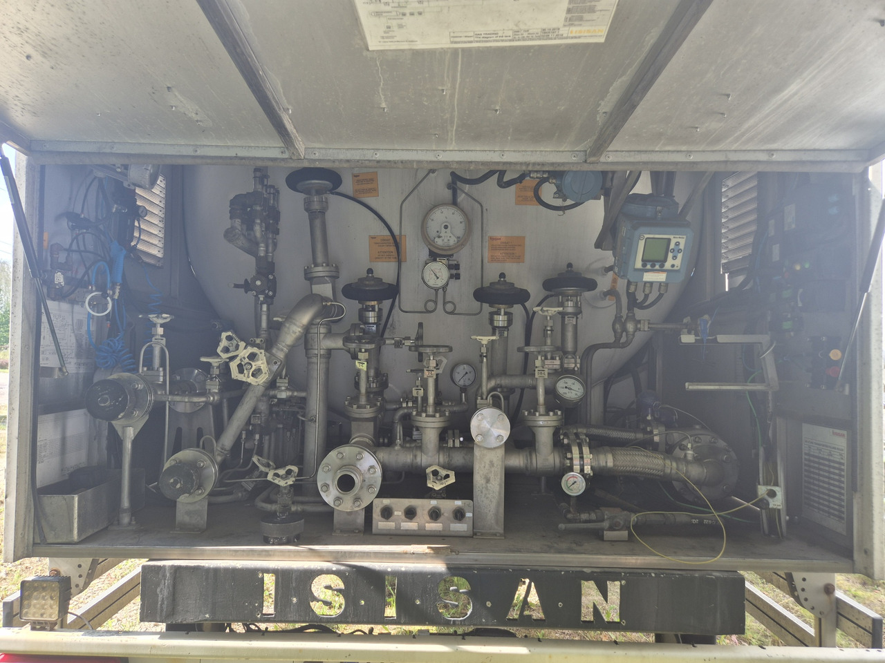 ISISAN LNG/ UN 1972 methane refrigerated liquefied, natural gas - Tank semi-trailer: picture 2 ISISAN LNG/ UN 1972 methane refrigerated liquefied, natural gas - Tank semi-trailer: picture 2