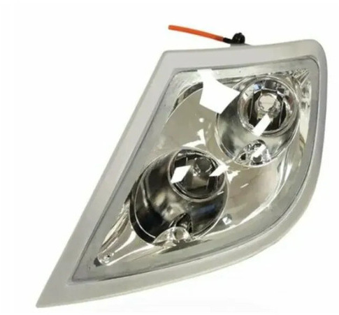 DAF XF106 Skylight Links 1784822 - Lights/ Lighting for Truck: picture 1 DAF XF106 Skylight Links 1784822 - Lights/ Lighting for Truck: picture 1