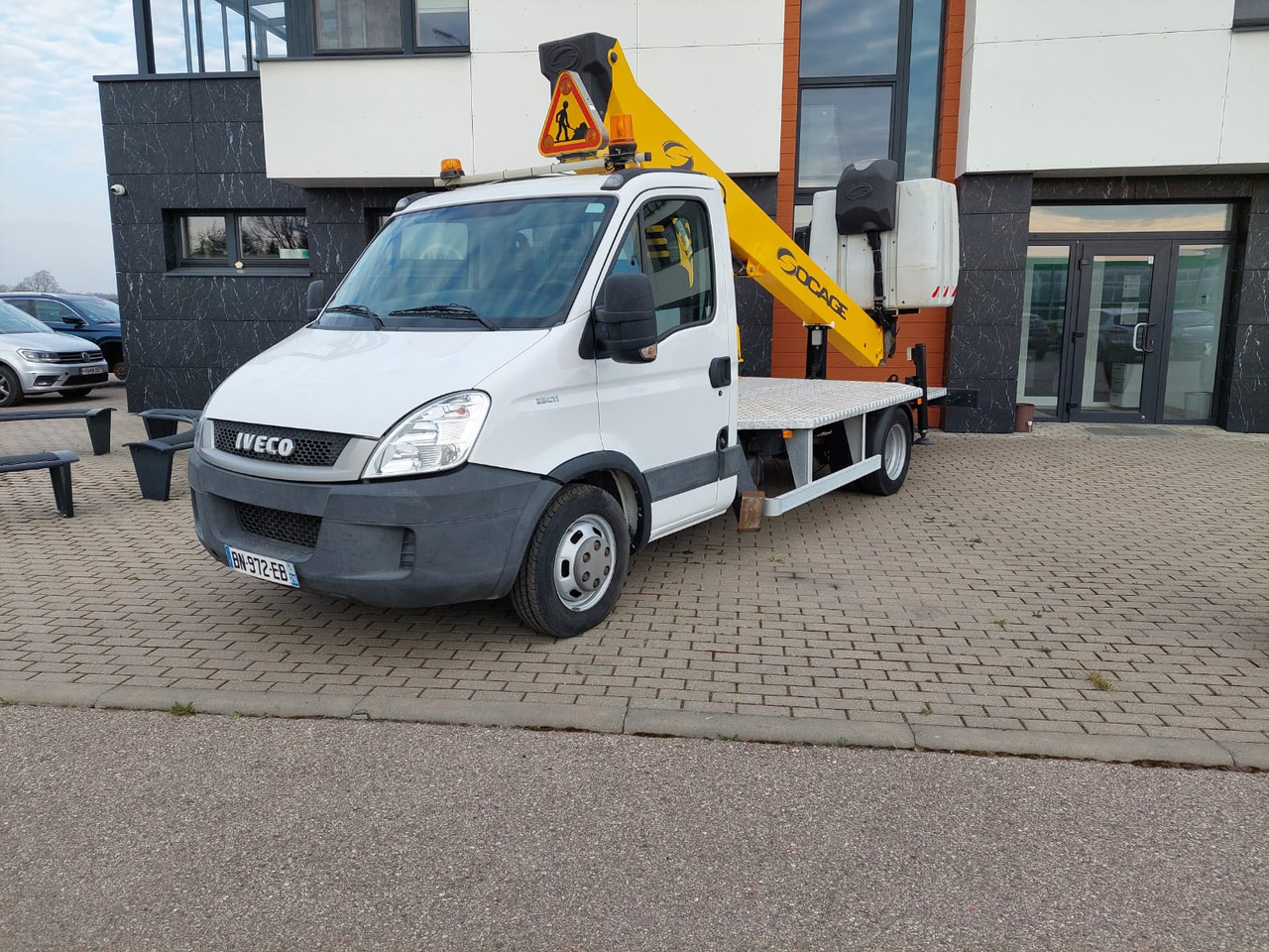 Iveco 35C11 - Truck mounted aerial platform: picture 2 Iveco 35C11 - Truck mounted aerial platform: picture 2
