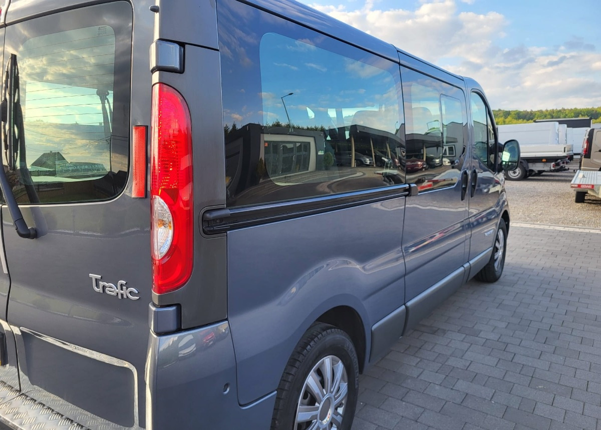 Renault Trafic 9 -osobowy Salon Polska I właściciel Bezwypadkowy Lakier - Minibus, Passenger van: picture 3 Renault Trafic 9 -osobowy Salon Polska I właściciel Bezwypadkowy Lakier - Minibus, Passenger van: picture 3