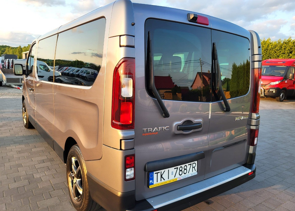 Renault Trafic Long 9-osobowy 2.0 150ps. - Combi van: picture 4 Renault Trafic Long 9-osobowy 2.0 150ps. - Combi van: picture 4