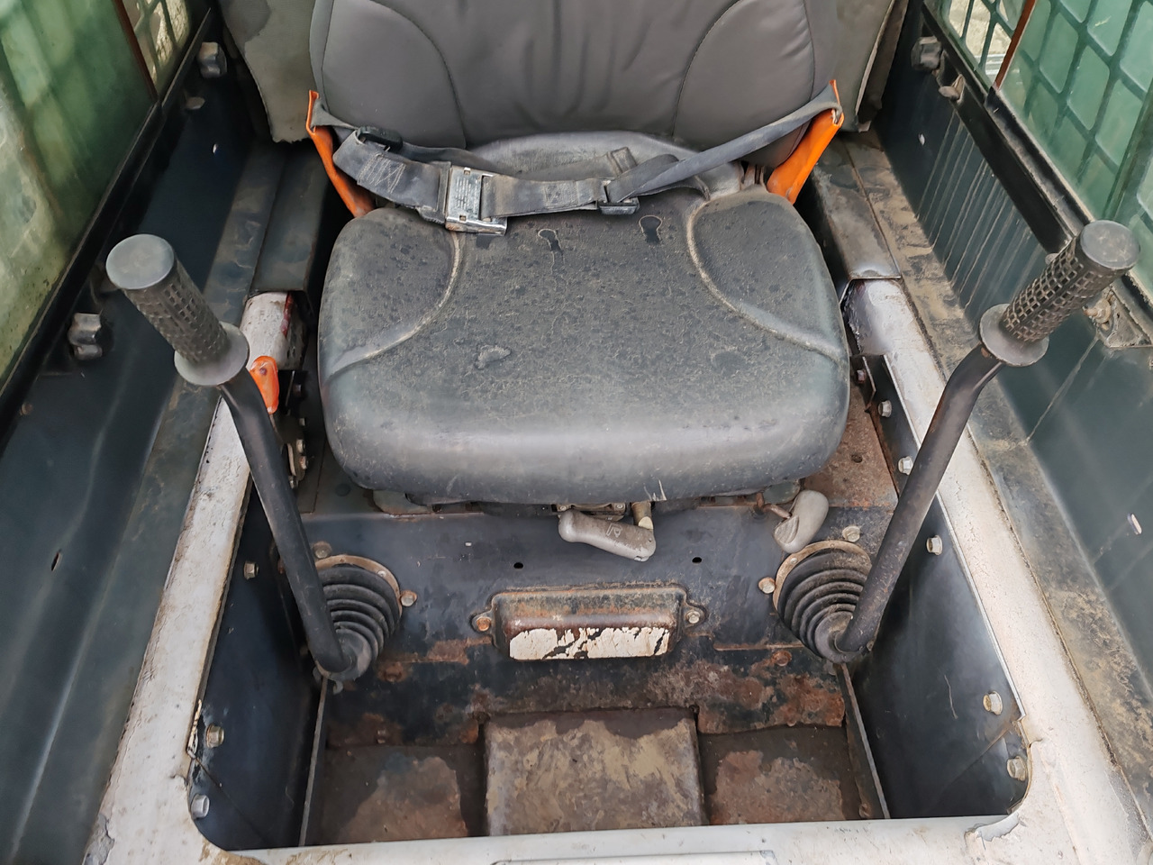 Takeuchi TL140 leasing Takeuchi TL140: picture 10 Takeuchi TL140 leasing Takeuchi TL140: picture 10