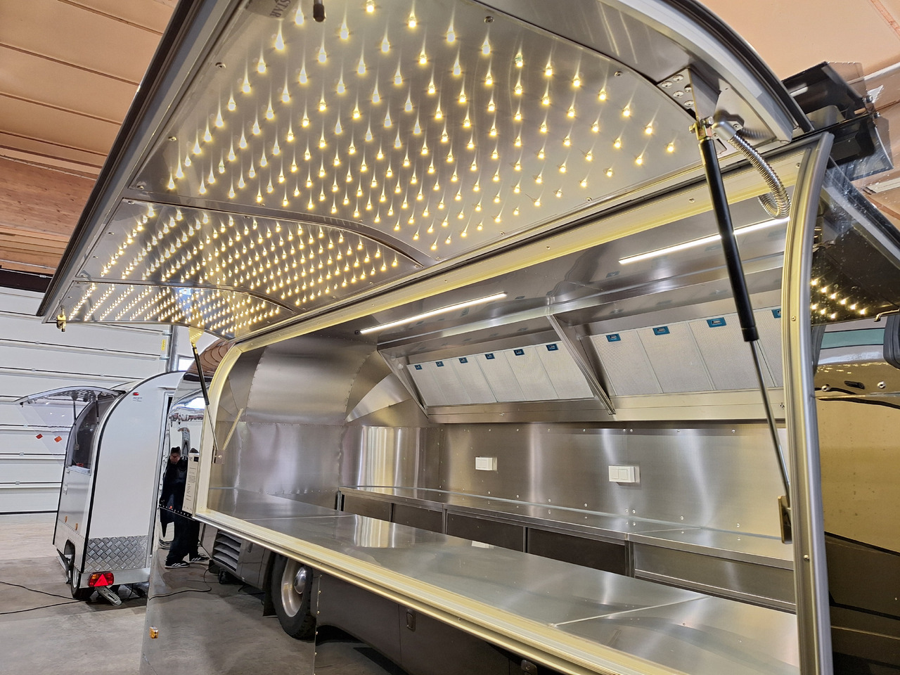 Deli Star Trailer American 6000 - EU Standards - Vending trailer: picture 2 Deli Star Trailer American 6000 - EU Standards - Vending trailer: picture 2