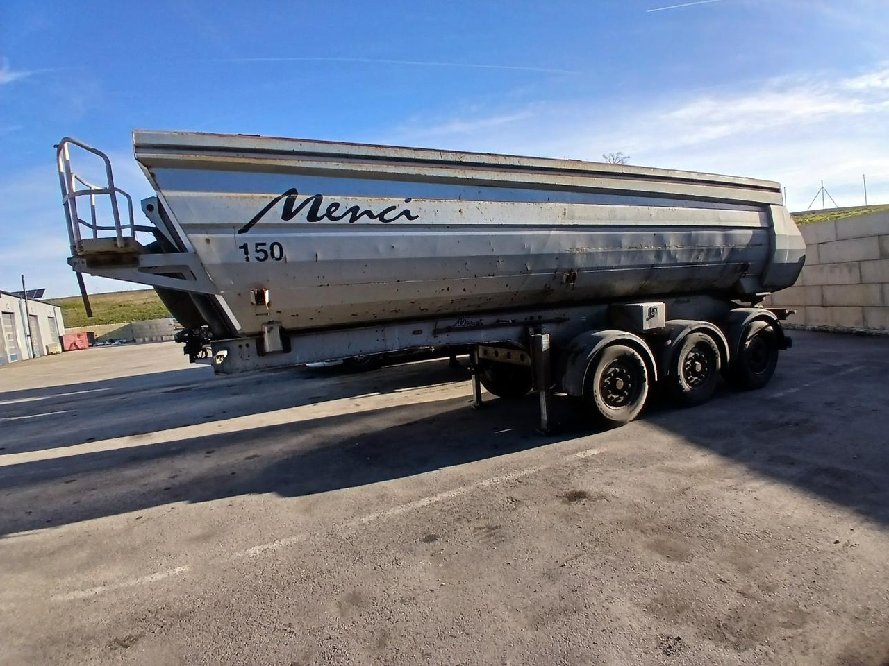 MENCI - Tipper semi-trailer: picture 1 MENCI - Tipper semi-trailer: picture 1