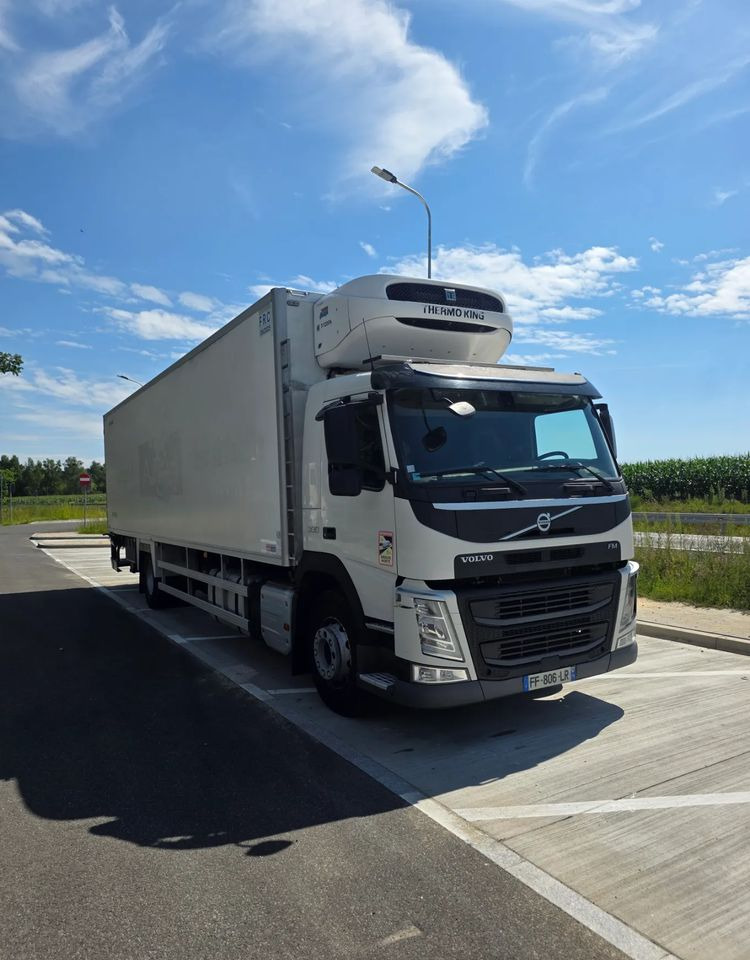 Volvo FM 330 D 11 EURO 6-D - Refrigerator truck: picture 3 Volvo FM 330 D 11 EURO 6-D - Refrigerator truck: picture 3