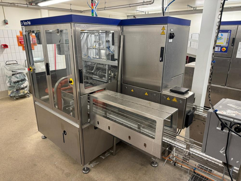 Tetra Pak Filmwrapper - Packaging machinery: picture 4 Tetra Pak Filmwrapper - Packaging machinery: picture 4
