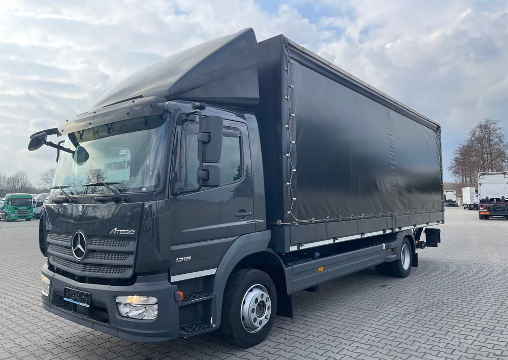 Curtainsider truck Mercedes-Benz 1218: picture 1