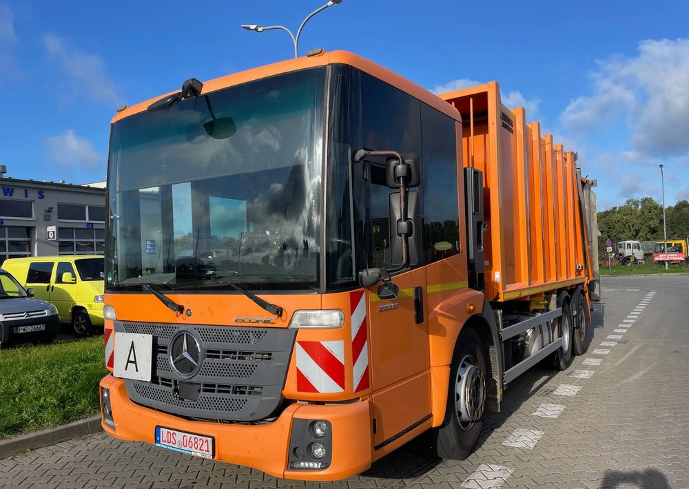 Mercedes-Benz MB ECONIC 1835 ŚMIECIARKA ZOLLER MEDIUM X2 - Garbage truck: picture 1 Mercedes-Benz MB ECONIC 1835 ŚMIECIARKA ZOLLER MEDIUM X2 - Garbage truck: picture 1