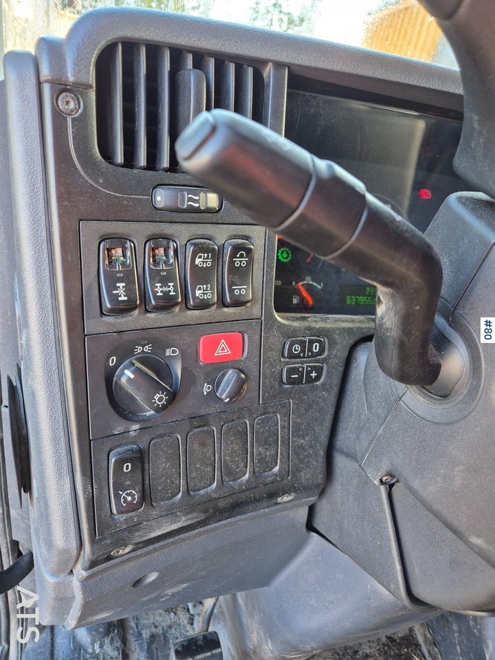 Tractor unit 2005 Scania R 500 6X4: picture 13