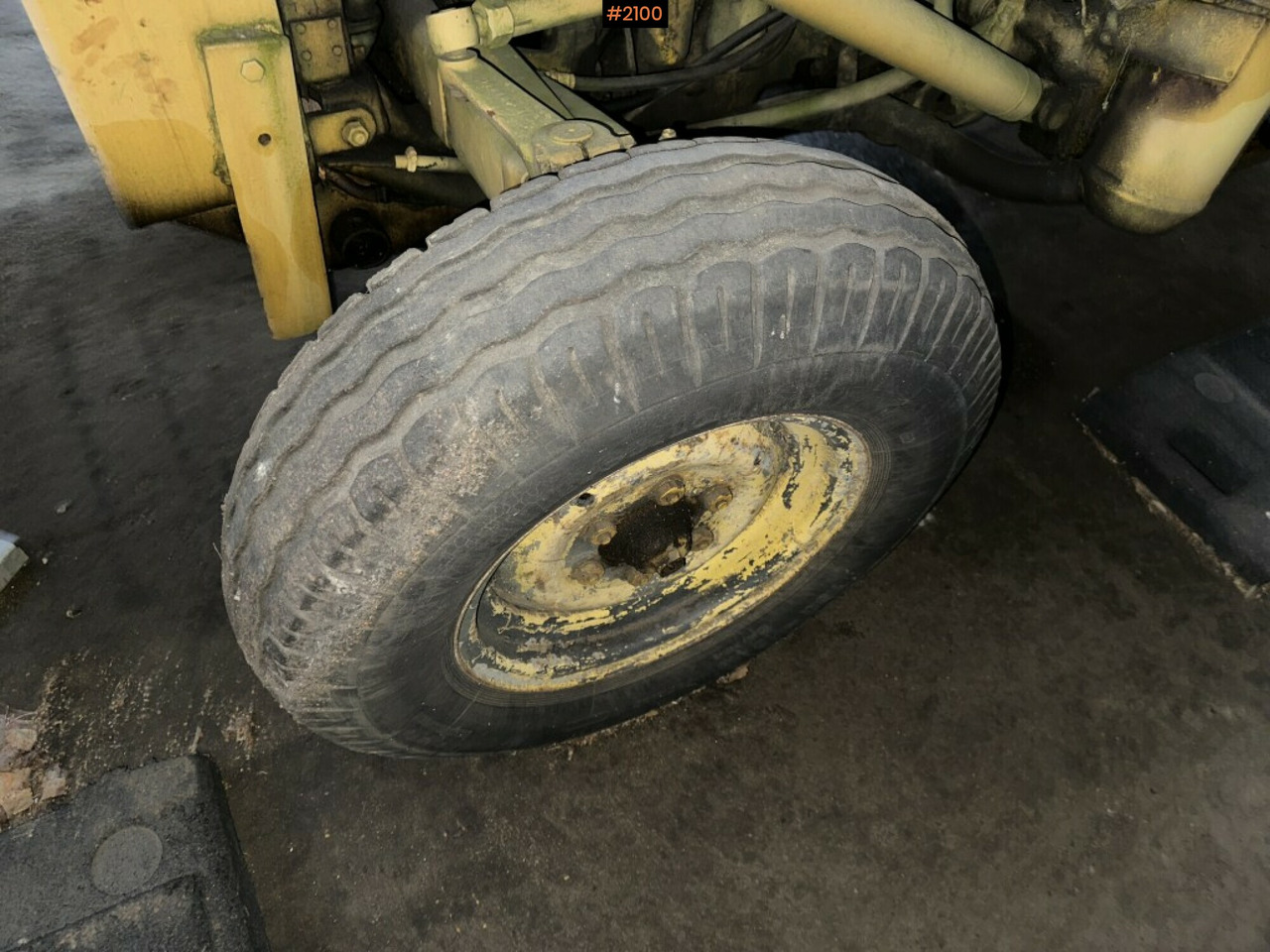 Farm tractor Tractor, 2 pcs Massey Ferguson 205 and 203: picture 7