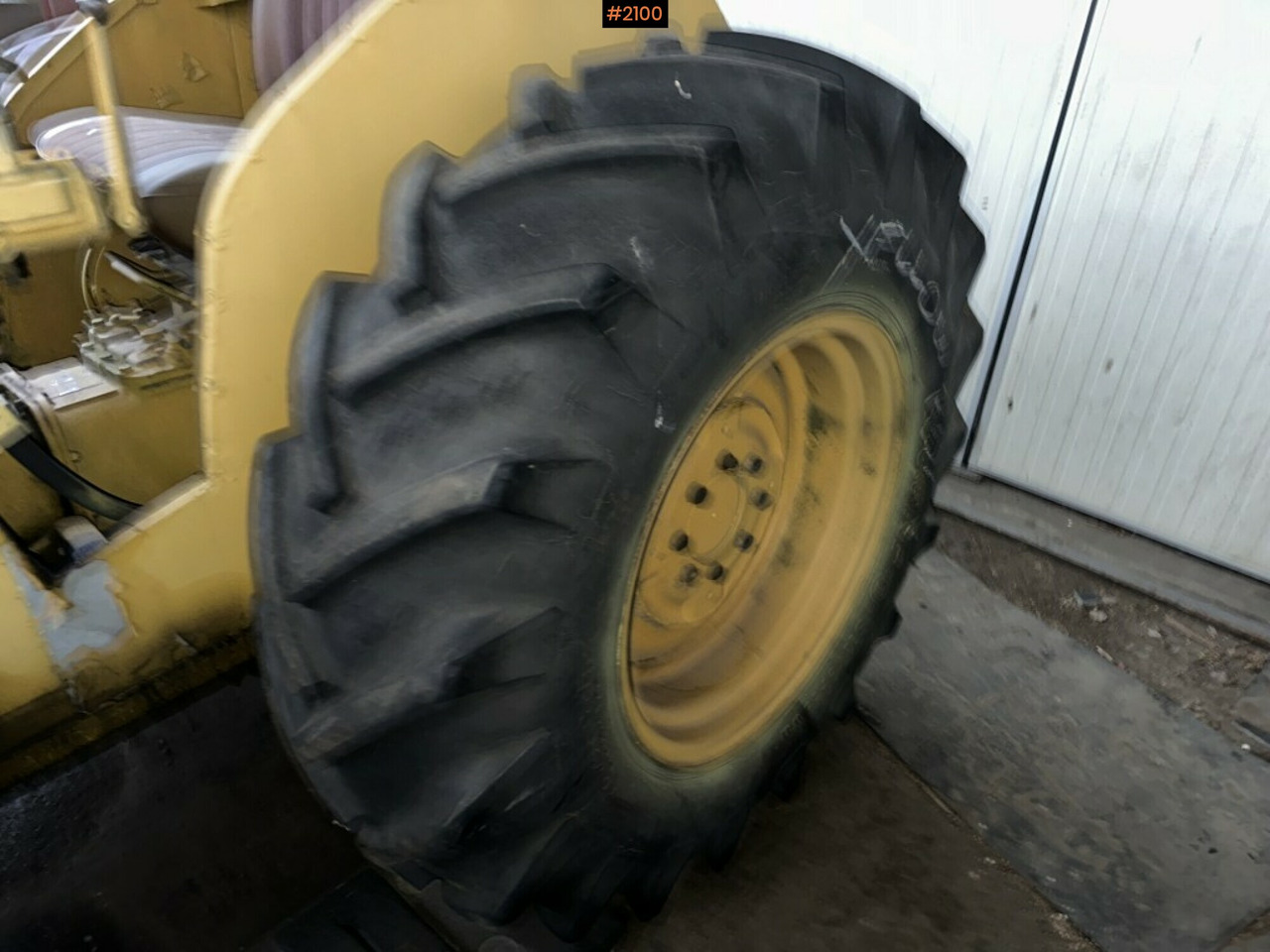 Farm tractor Tractor, 2 pcs Massey Ferguson 205 and 203: picture 8
