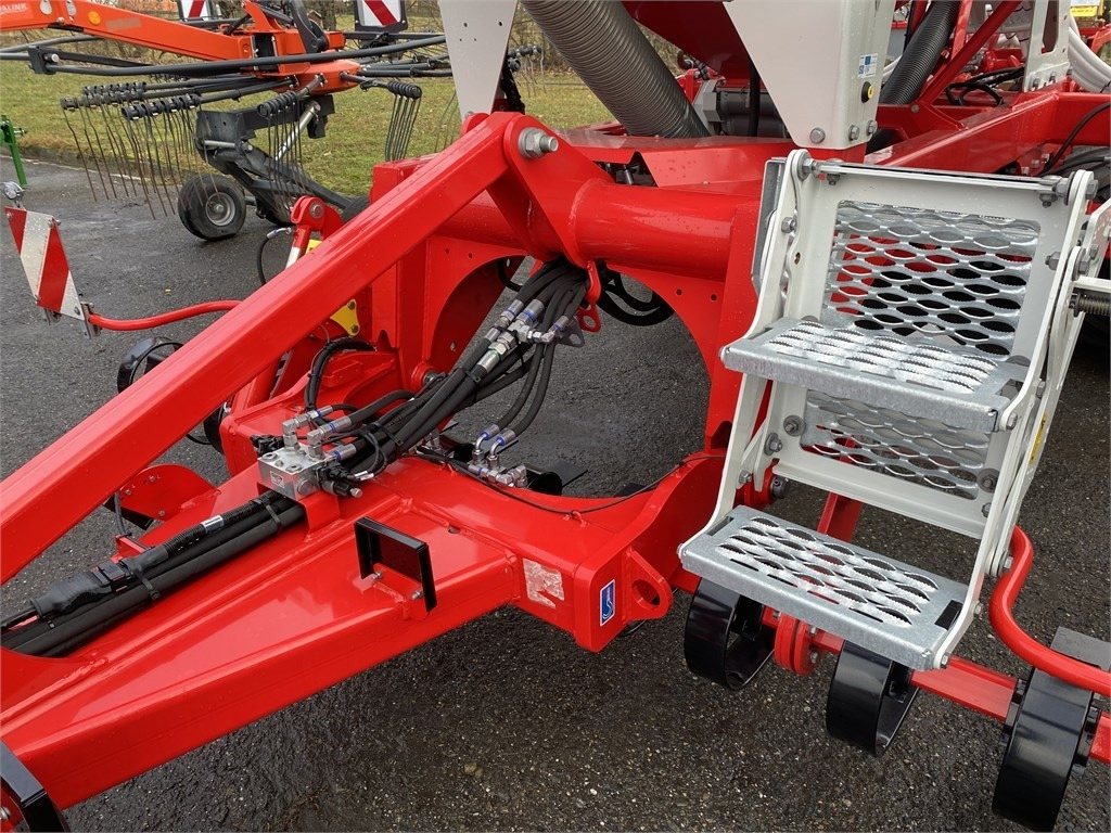 Pöttinger Terrasem 3000 D - Combine seed drill: picture 5 Pöttinger Terrasem 3000 D - Combine seed drill: picture 5