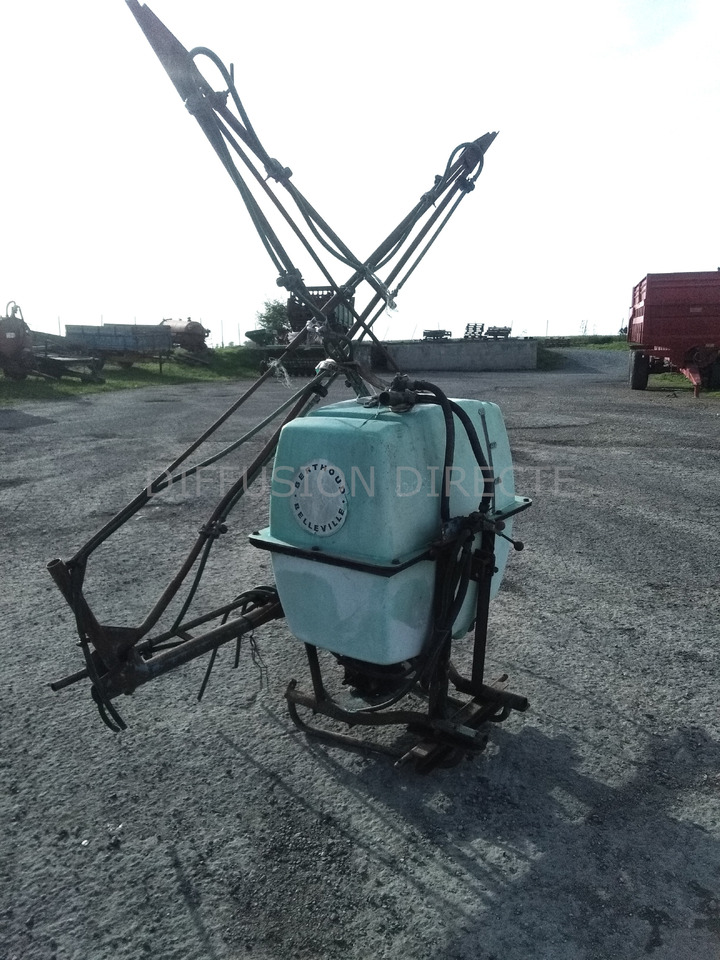 BERTHOUD PULVERISATEUR PO DS 4 - Tractor mounted sprayer: picture 4 BERTHOUD PULVERISATEUR PO DS 4 - Tractor mounted sprayer: picture 4