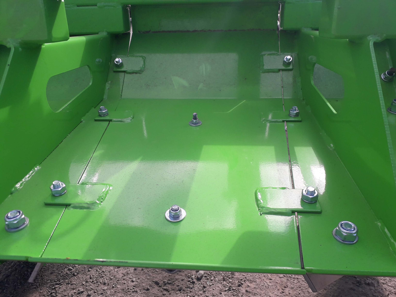 BOMET Butteuse avec cape arrière 2 rangs (tôles démontables) NOCTU - Soil tillage equipment: picture 3 BOMET Butteuse avec cape arrière 2 rangs (tôles démontables) NOCTU - Soil tillage equipment: picture 3