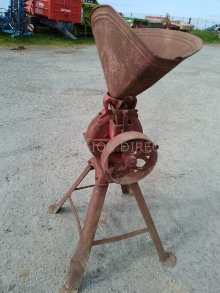 MOULIN A FARINE - Post-harvest equipment: picture 3 MOULIN A FARINE - Post-harvest equipment: picture 3