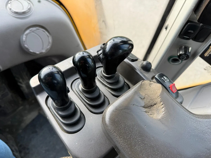 Wheel loader Volvo L180H CDC First Owner orginal Good Tyres: picture 17 Wheel loader Volvo L180H CDC First Owner orginal Good Tyres: picture 17