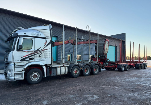 Mercedes-BenzArocs - Log truck: picture 2 Mercedes-BenzArocs - Log truck: picture 2