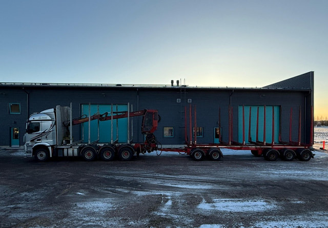 Mercedes-BenzArocs - Log truck: picture 3 Mercedes-BenzArocs - Log truck: picture 3