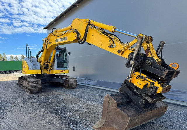 Crawler excavator New Holland E235SR: picture 12