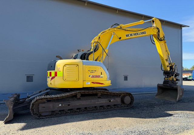 Crawler excavator New Holland E235SR: picture 9