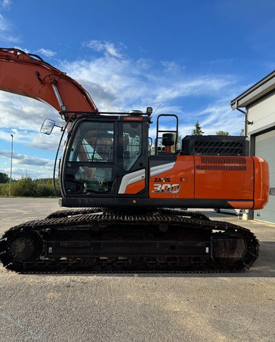 HitachiZX300LC-7 + Engcon - Other machinery: picture 1 HitachiZX300LC-7 + Engcon - Other machinery: picture 1