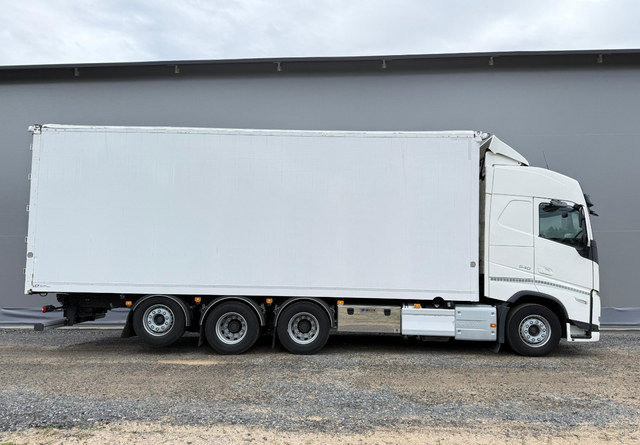 Box truck VolvoFH 540 8x4 66m3: picture 6