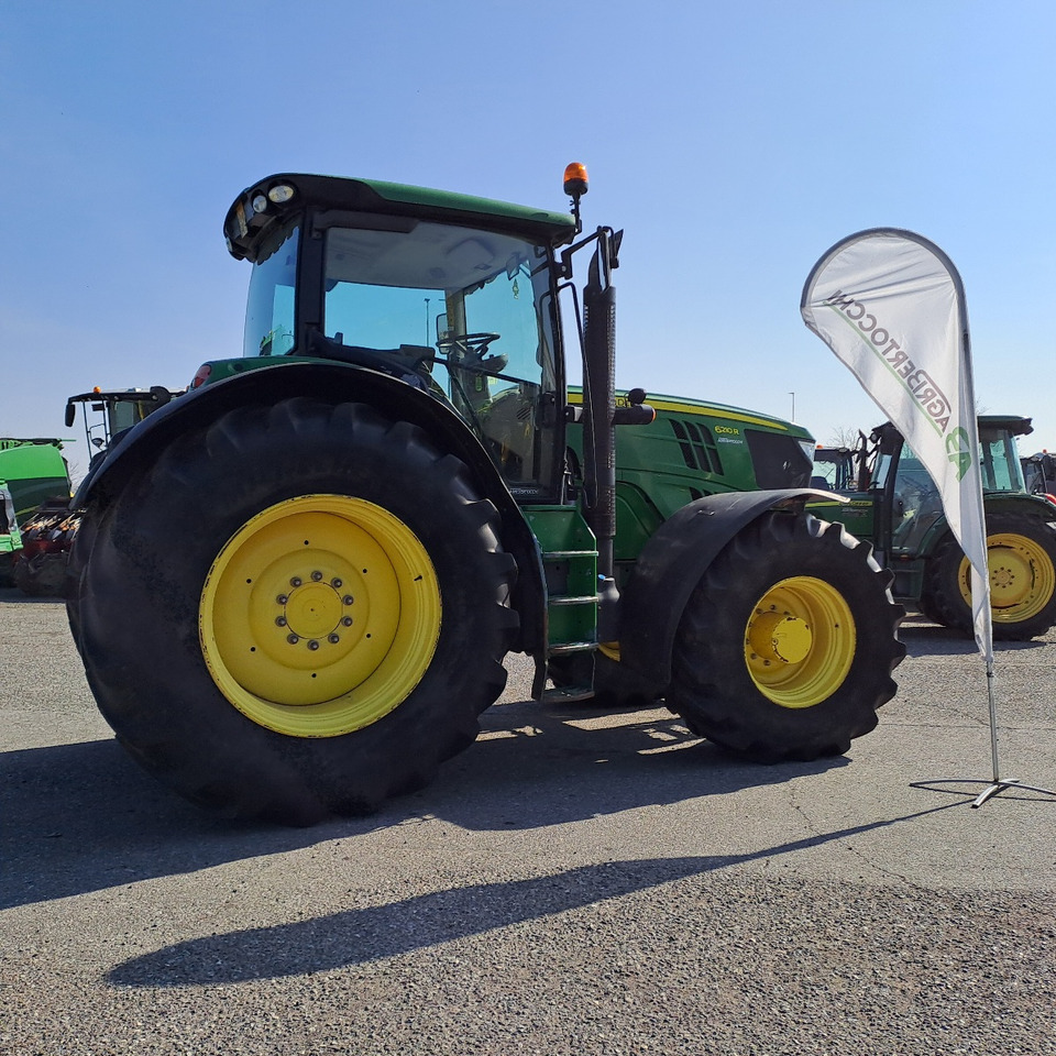 JOHN DEERE 6210R - Farm tractor: picture 3 JOHN DEERE 6210R - Farm tractor: picture 3