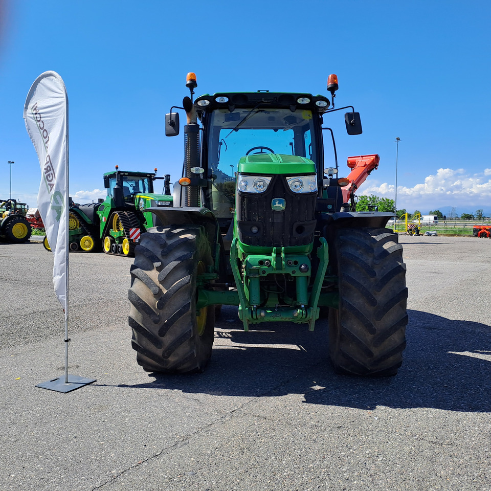 JOHN DEERE 6210R - Farm tractor: picture 2 JOHN DEERE 6210R - Farm tractor: picture 2