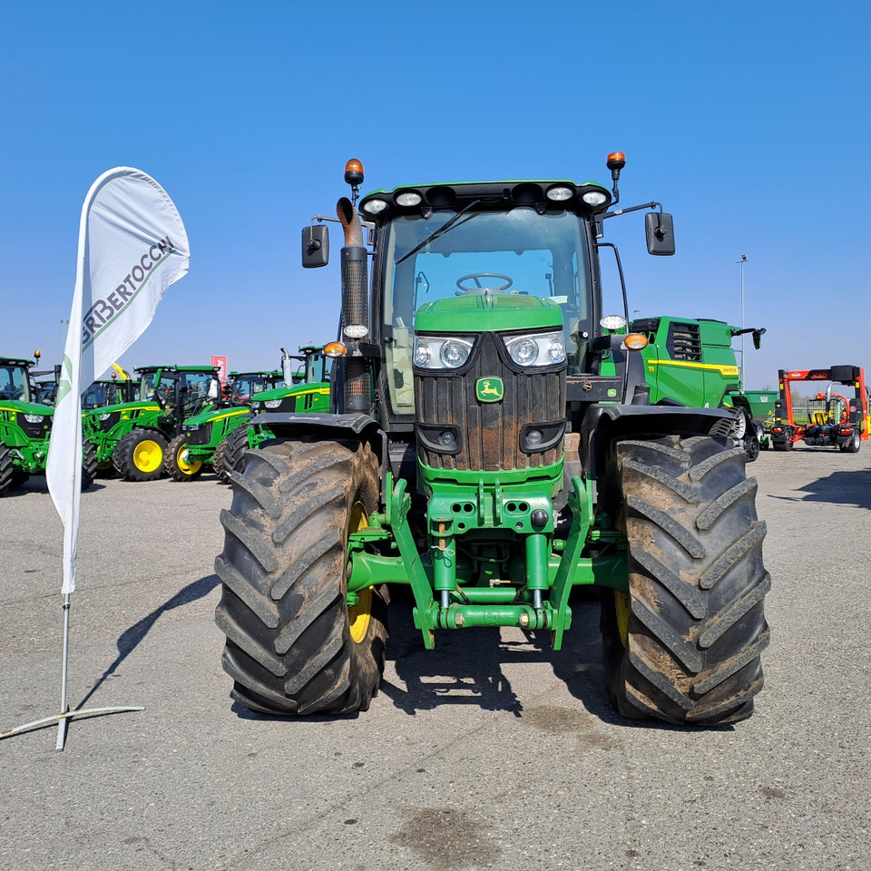 JOHN DEERE 6210R - Farm tractor: picture 2 JOHN DEERE 6210R - Farm tractor: picture 2