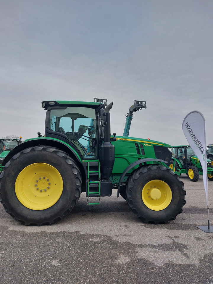 JOHN DEERE 6230R - Farm tractor: picture 2 JOHN DEERE 6230R - Farm tractor: picture 2